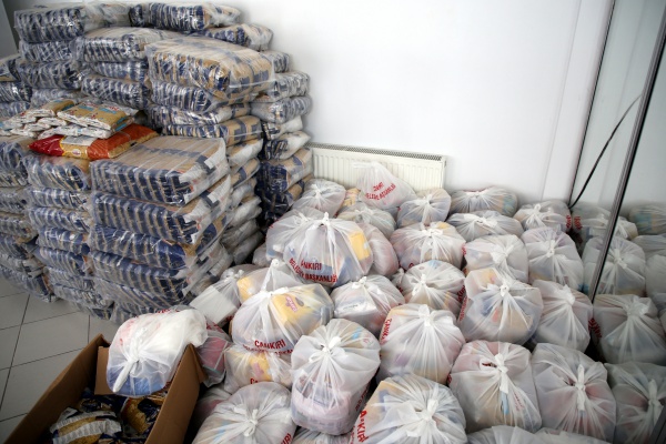 Çankırı Belediyesi Gıda Bankası ile İhtiyaç Sahiplerine Ulaşıyor